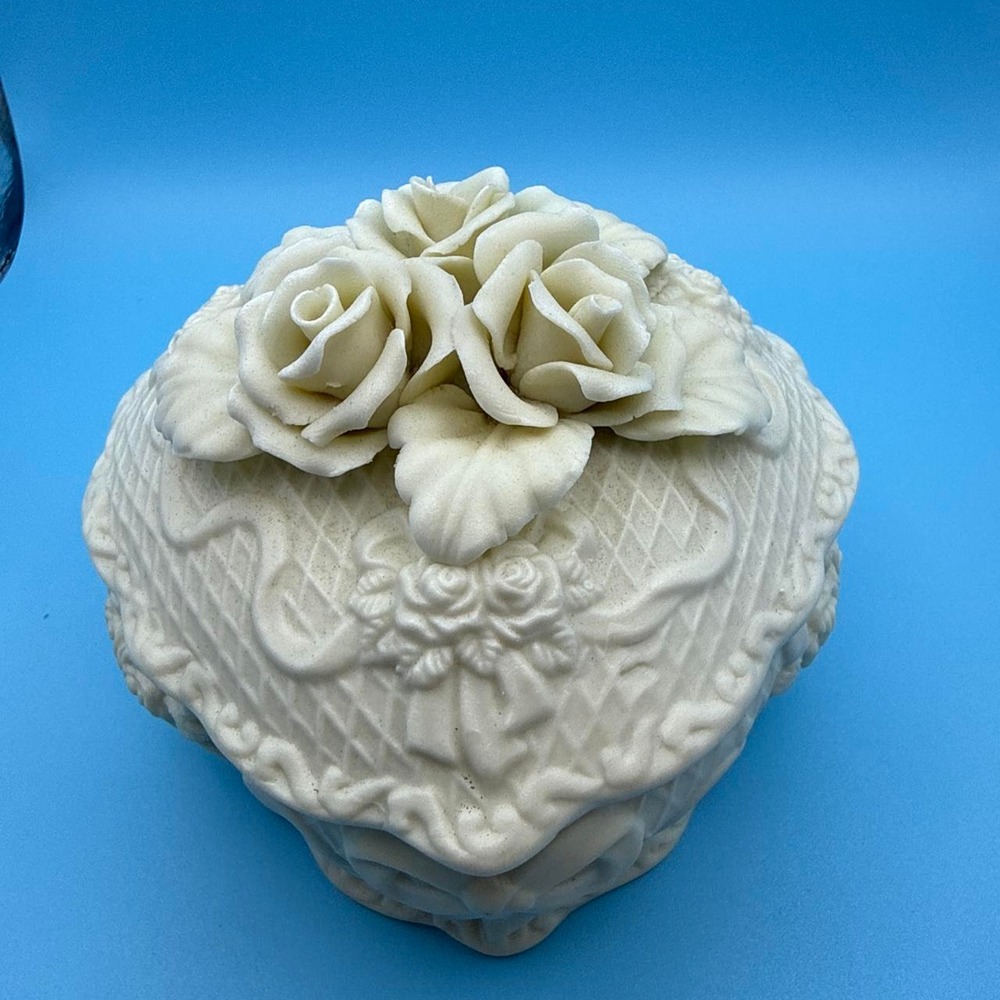 Vintage White Ceramic Rose Heart Musical Jewelry Box Cottagecore Trinket Dish